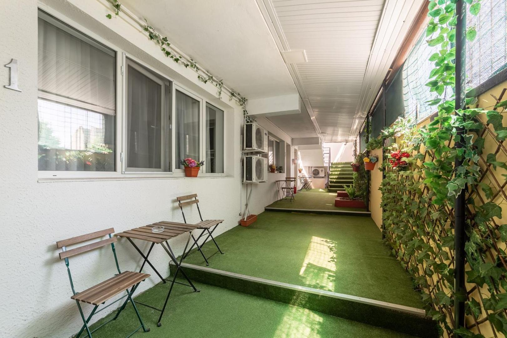 Downtown Victoria Studios By Citybookings Bukarest Exterior foto